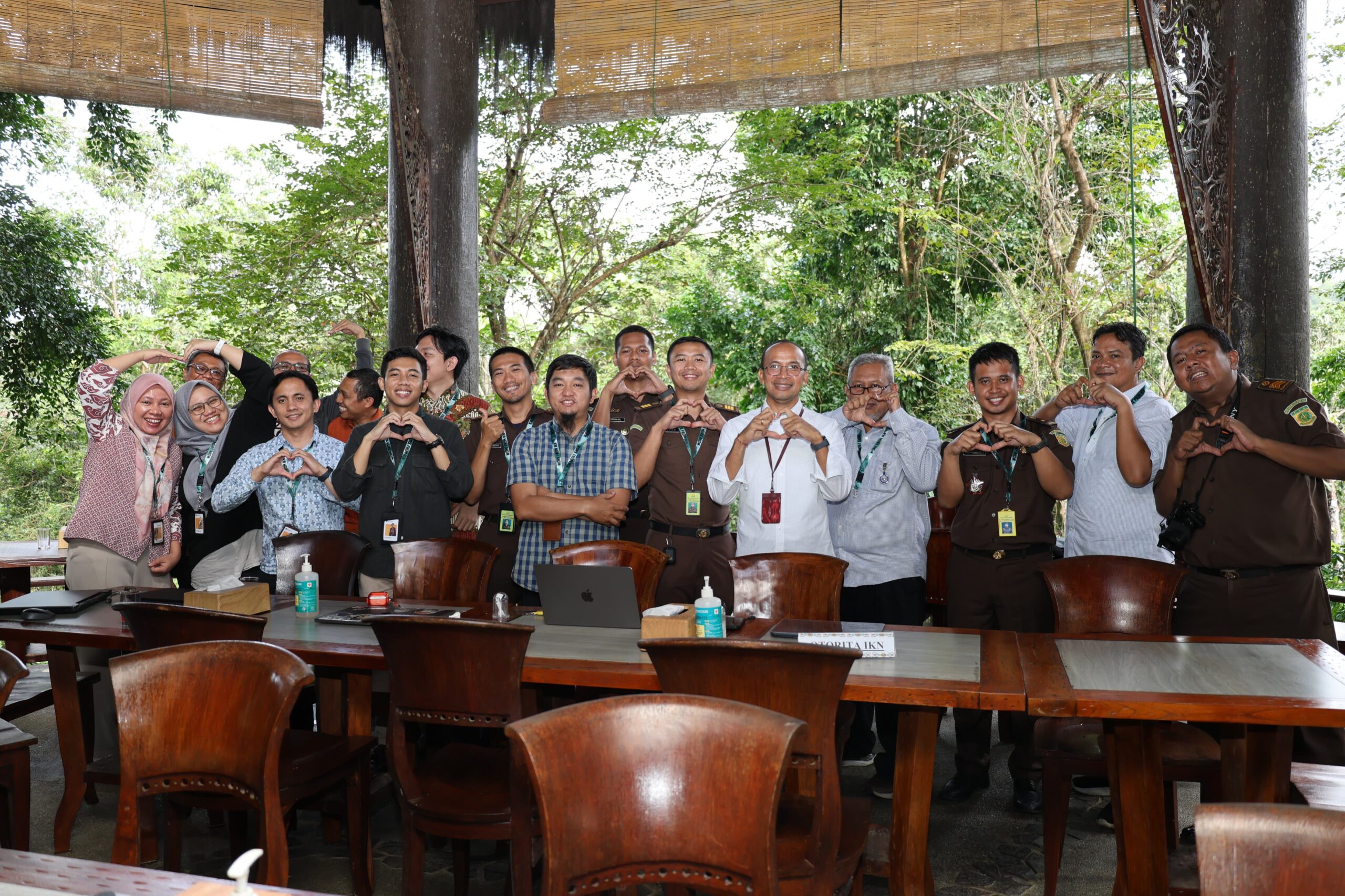 Satgas Polda Kaltim Beri Rasa Aman, Sejumlah ASN Kembali Rasakan Atmosfer Bekerja di Nusantara dalam Work from IKN - WFI